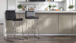 Difficile de croire que cette chaise de bar stylée est à seulement 45 € chez JYSK (et la réduction vaut vraiment le coup)